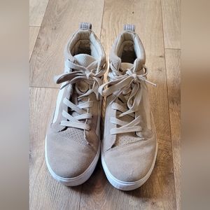 Women's Hightop TOMS shoes size 9.5
